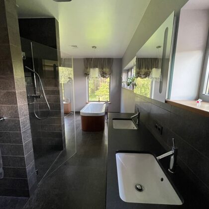 GALVENĀ VANNAS ISTABA