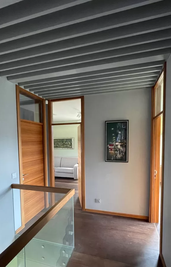2 FLOOR HALL WITH A VIEW TO GUEST ROOM
